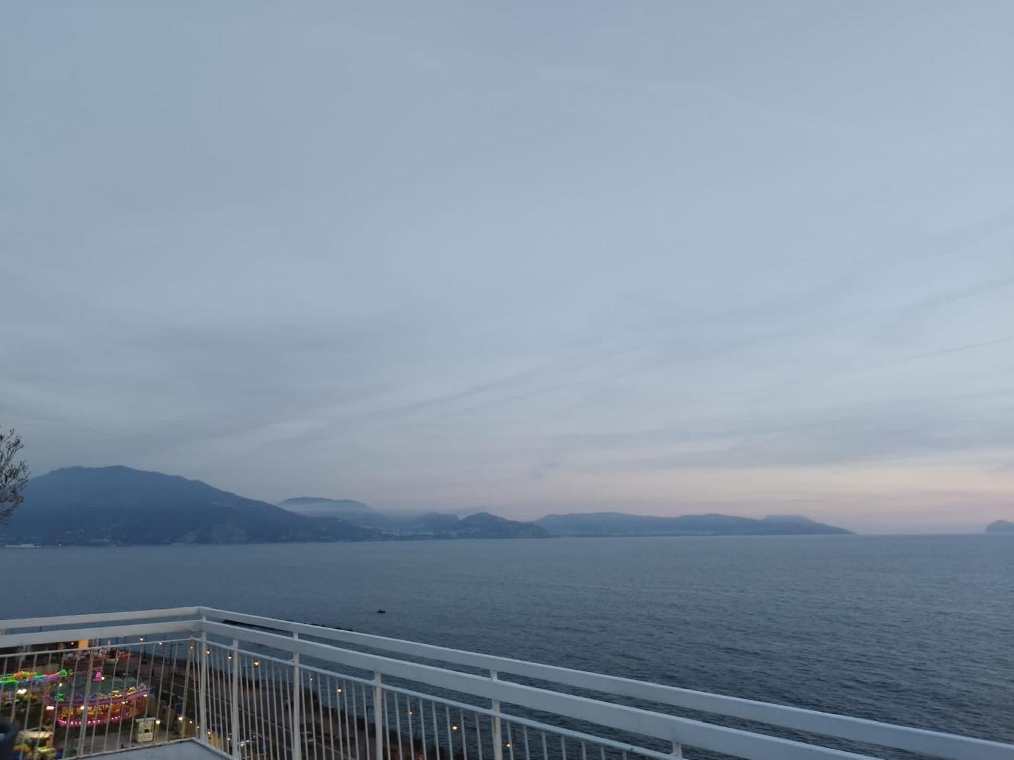 Ferienwohnung Thomas Sea View Torre del Greco Exterior foto